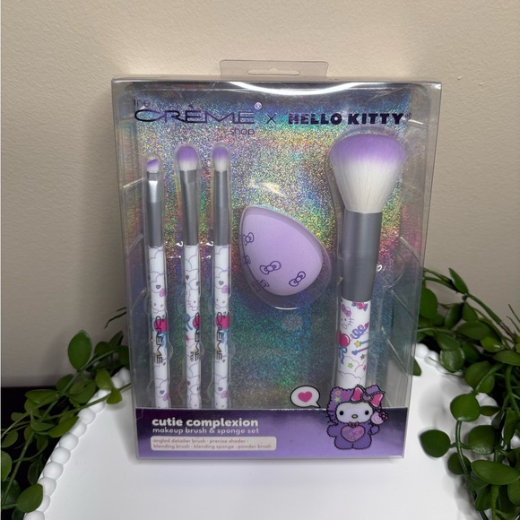The Creme Shop Other - Creme x Hello Kitty Cutie Complexion Makeup Brush & Sponge Set
